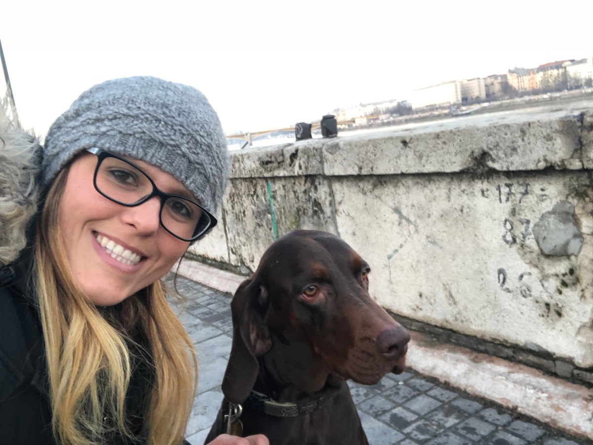 Aki megálmodta a hazai első kutya-wellness parkot – beszélgetés Pochanics Szilvivel a karrierváltásáról